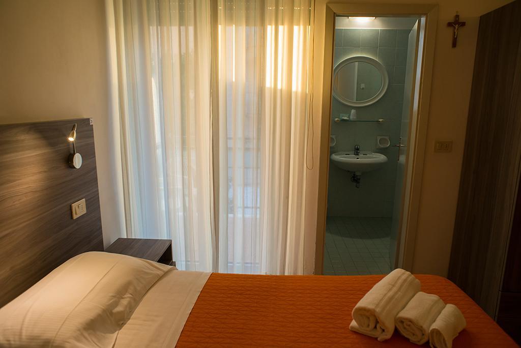 Hotel Madison Gabicce Mare Esterno foto