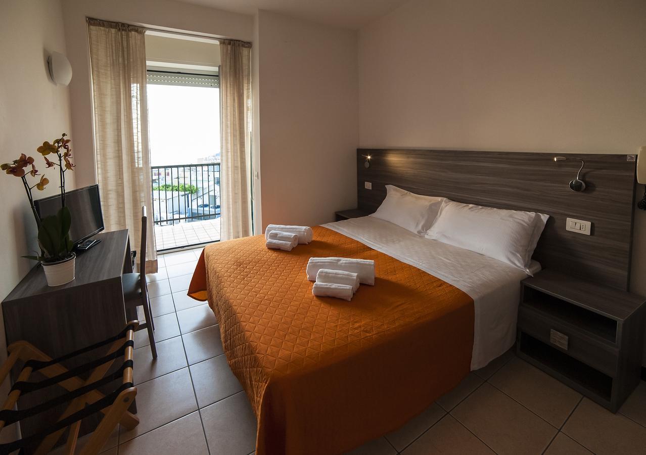 Hotel Madison Gabicce Mare Esterno foto