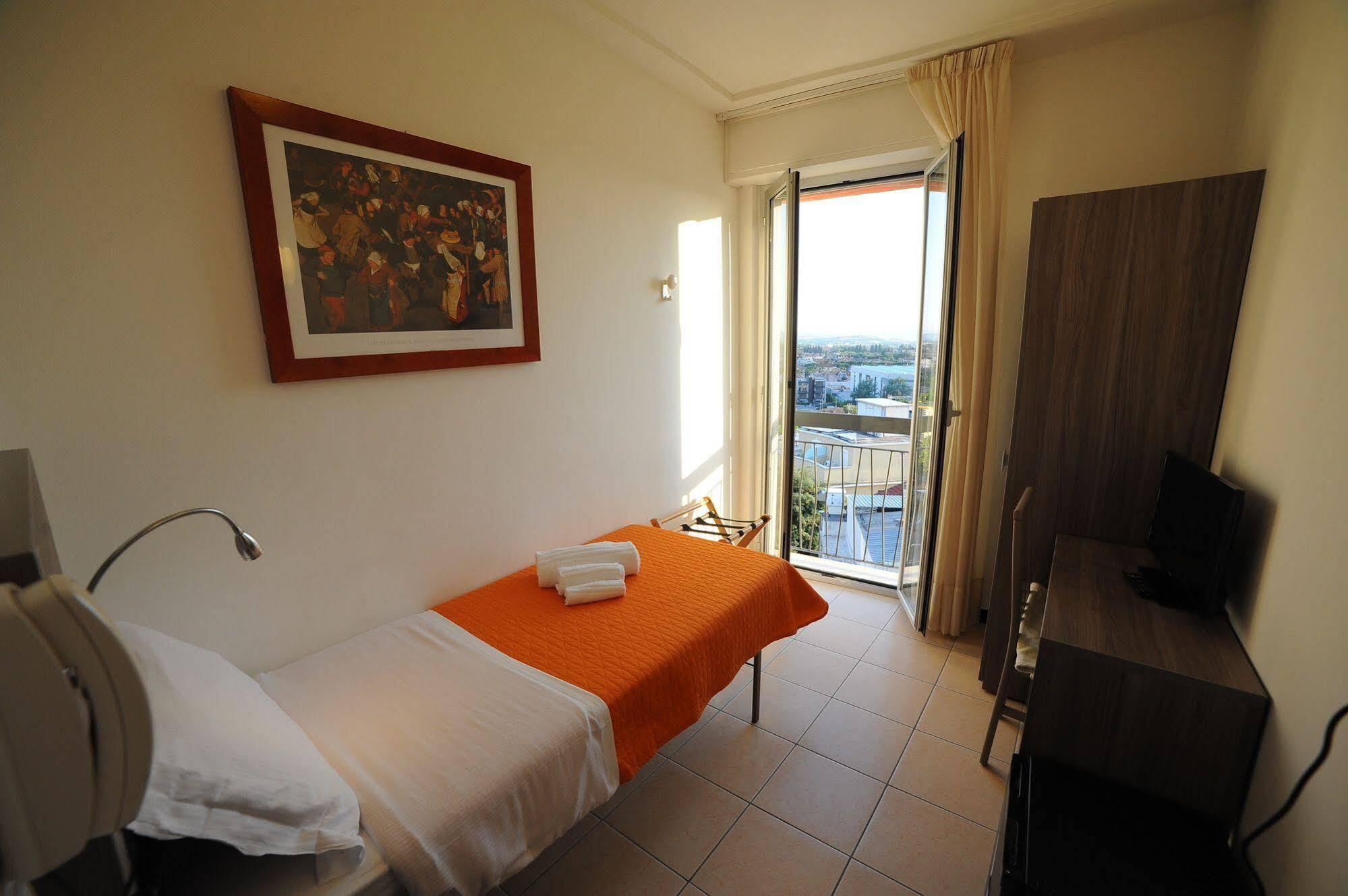 Hotel Madison Gabicce Mare Esterno foto