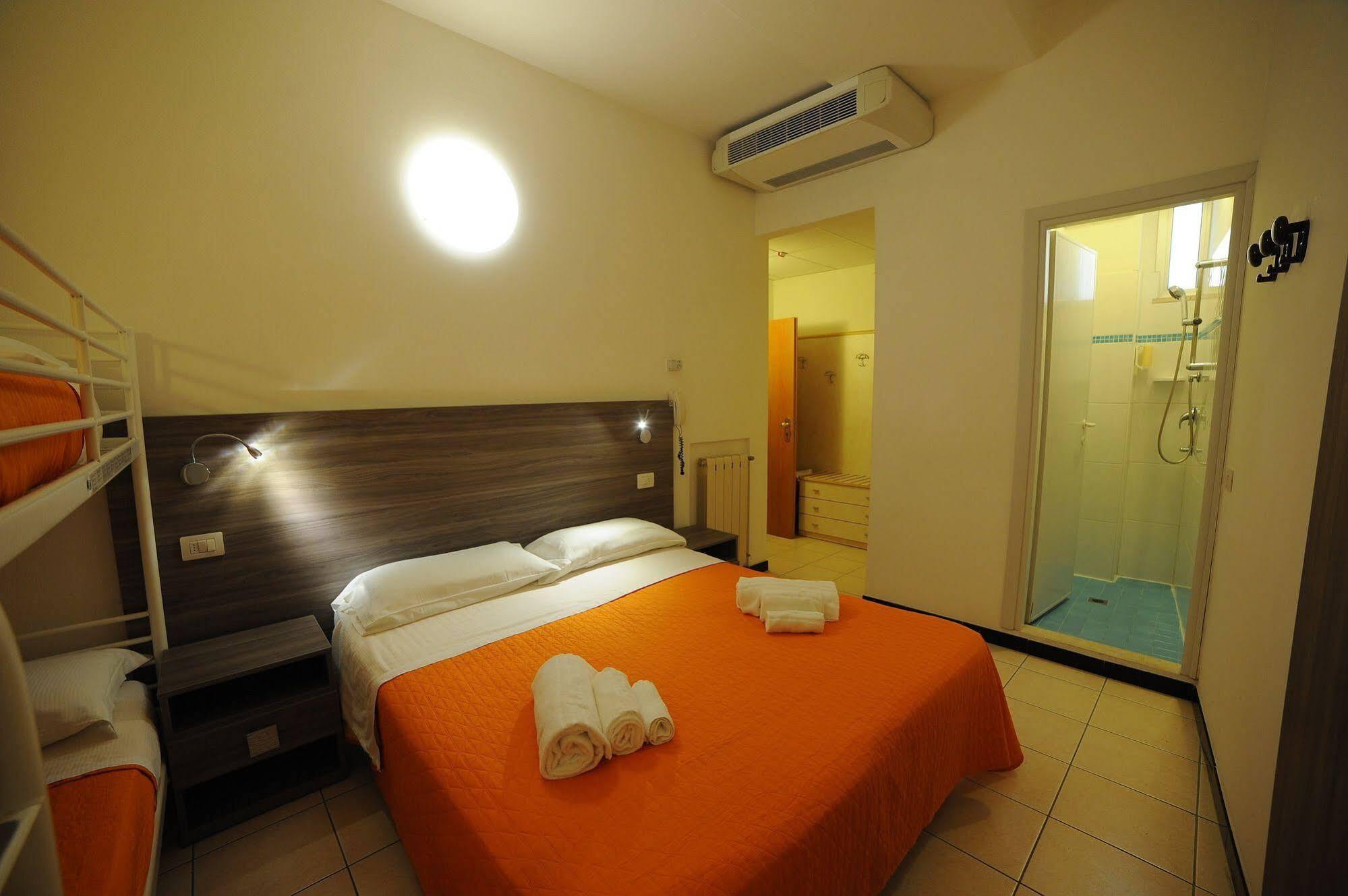 Hotel Madison Gabicce Mare Esterno foto