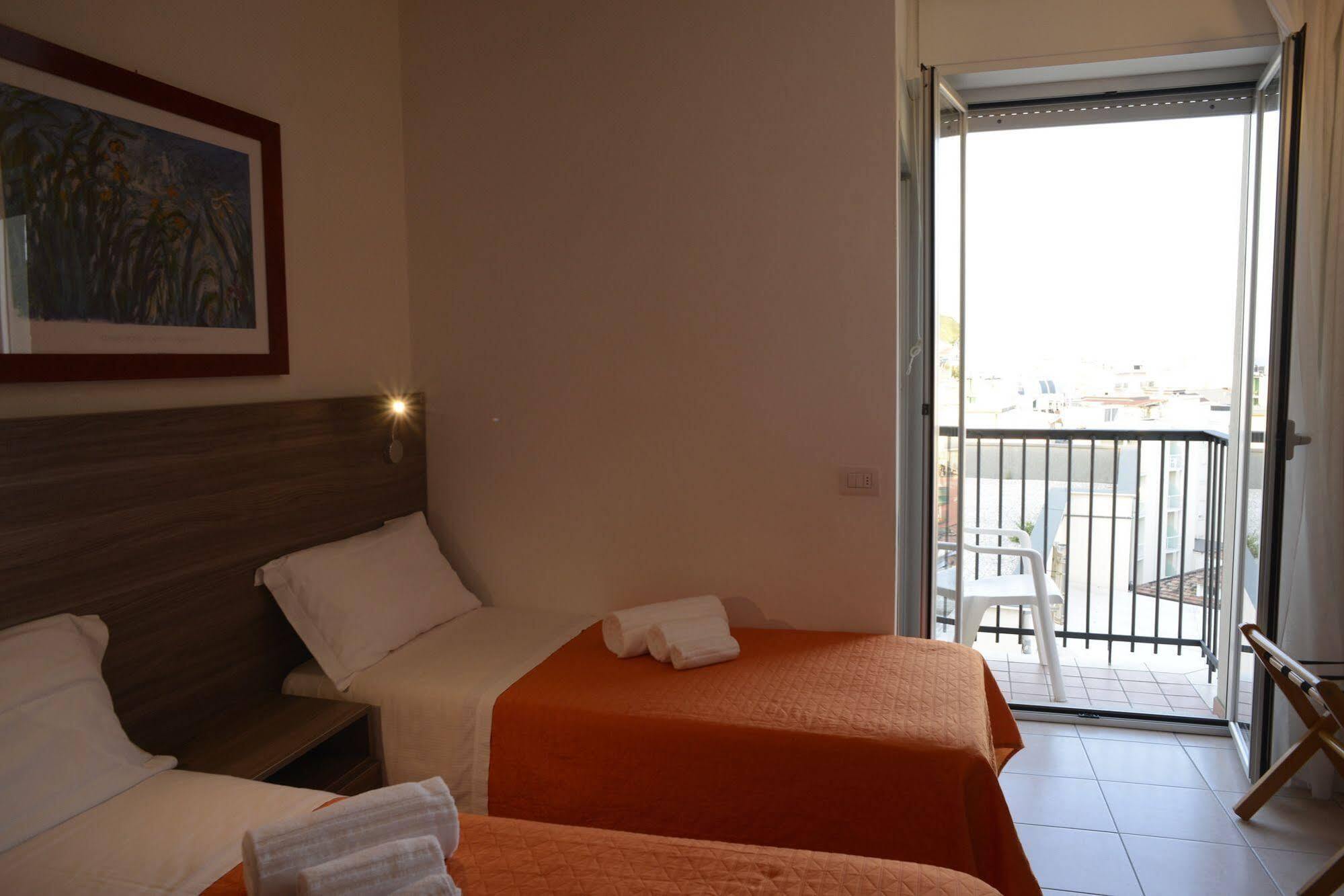 Hotel Madison Gabicce Mare Esterno foto