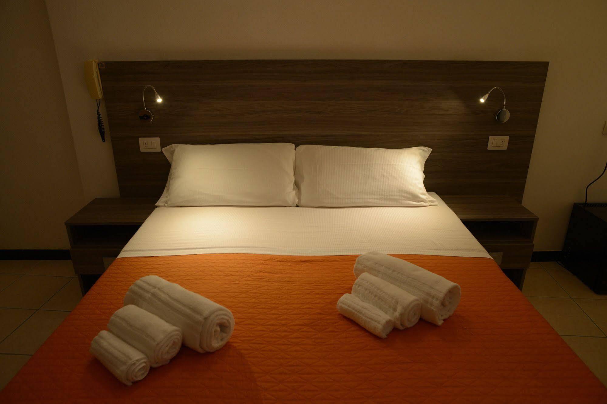 Hotel Madison Gabicce Mare Esterno foto