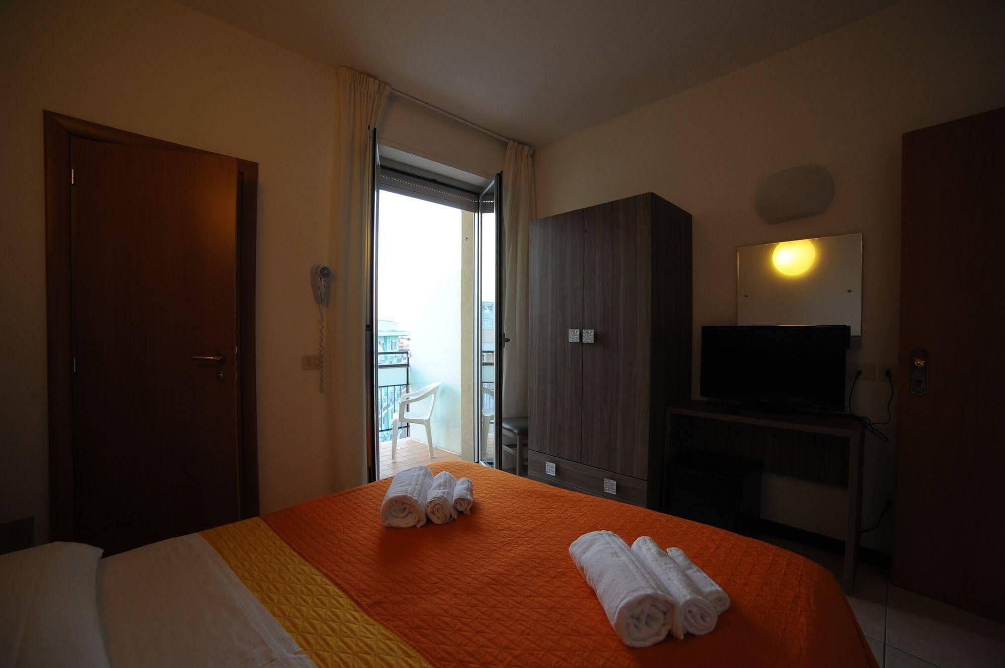 Hotel Madison Gabicce Mare Esterno foto
