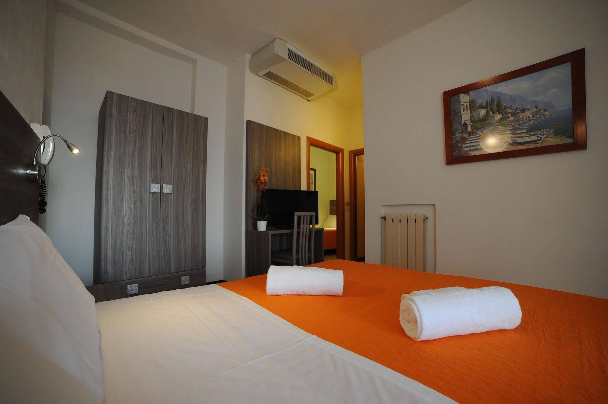 Hotel Madison Gabicce Mare Esterno foto