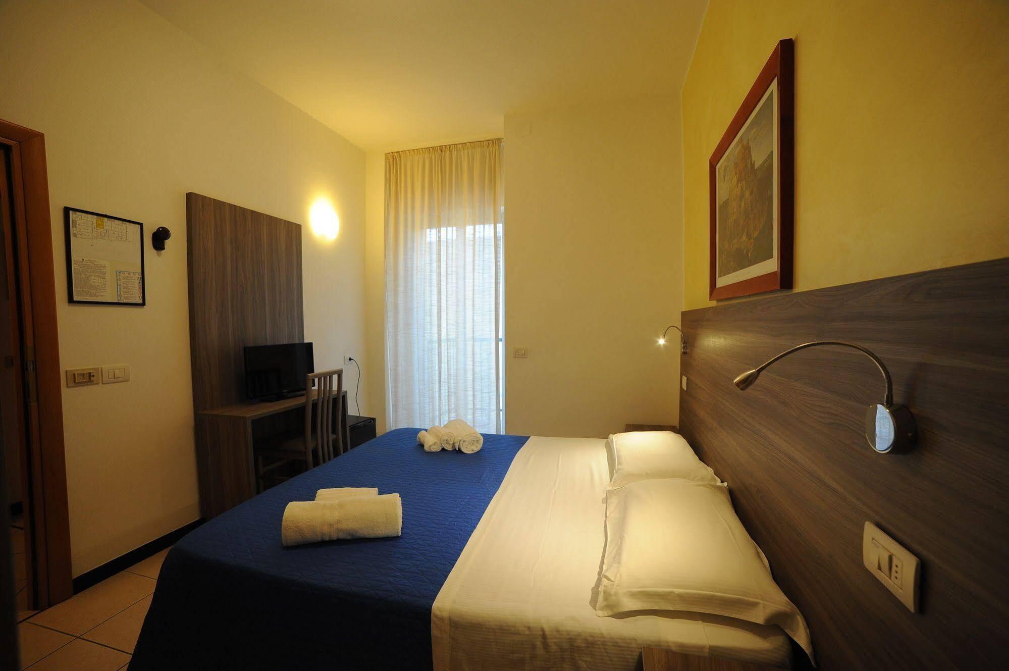 Hotel Madison Gabicce Mare Esterno foto